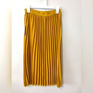A New Day women's yellow mustard pleated long skirt size small NWT